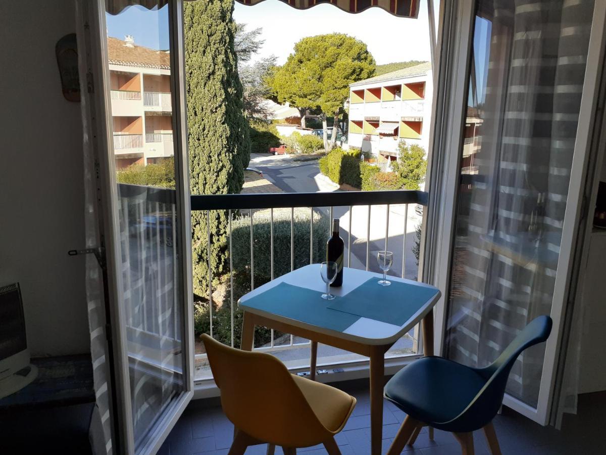 Bandol Nature Et Loisirs: Parking/ Piscine Bagian luar foto