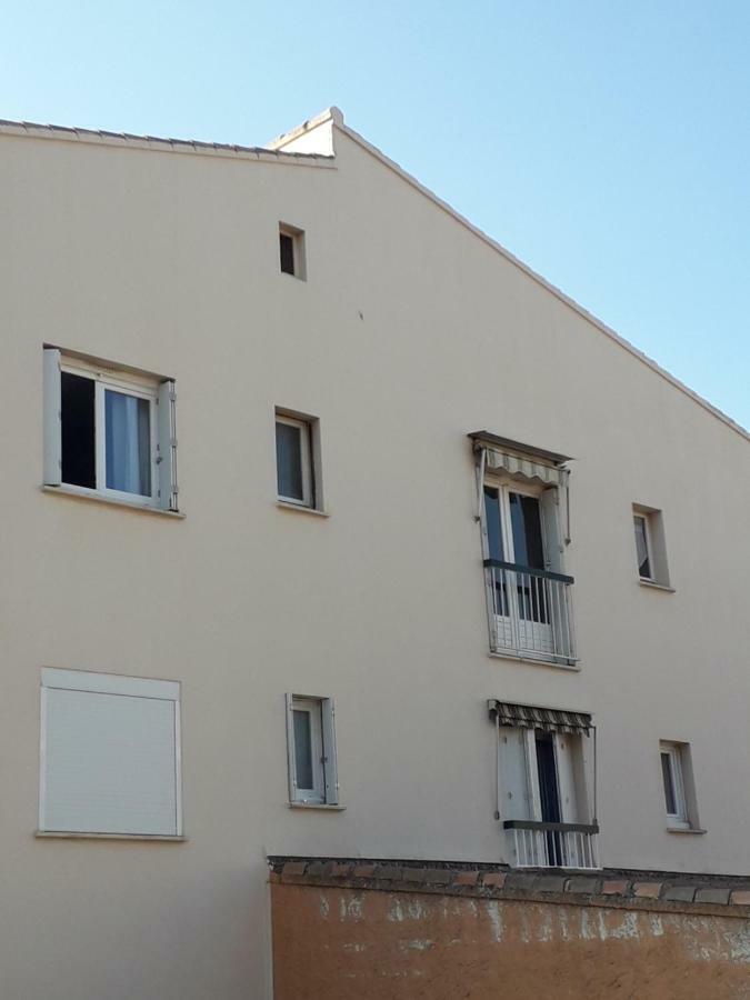 Bandol Nature Et Loisirs: Parking/ Piscine Bagian luar foto