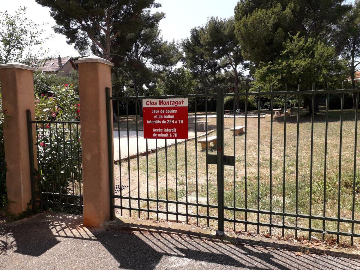 Bandol Nature Et Loisirs: Parking/ Piscine Bagian luar foto
