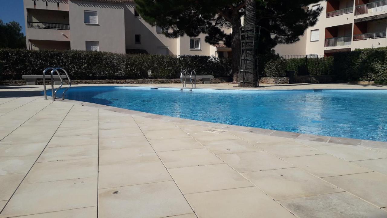 Bandol Nature Et Loisirs: Parking/ Piscine Bagian luar foto